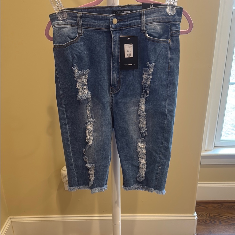 Stylish Blue Distressed Women's Jeans
